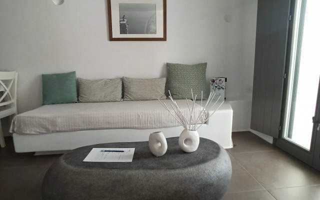 Amphitrite Suites Santorini