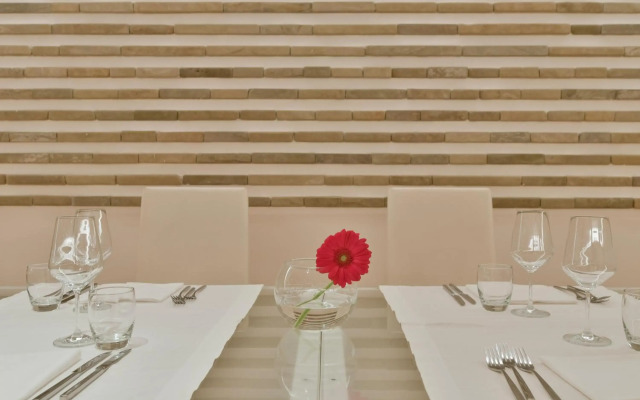 Heracles Village Hotel