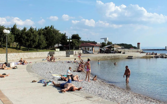 Apartments with a parking space Senj - 5572