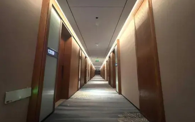 Huayun Hotel