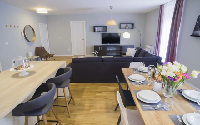 Presidential Suites Chica Cure