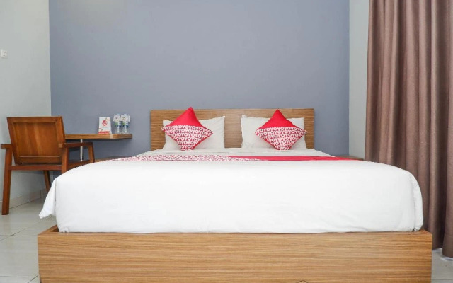 RedDoorz near Ahmad Yani Airport