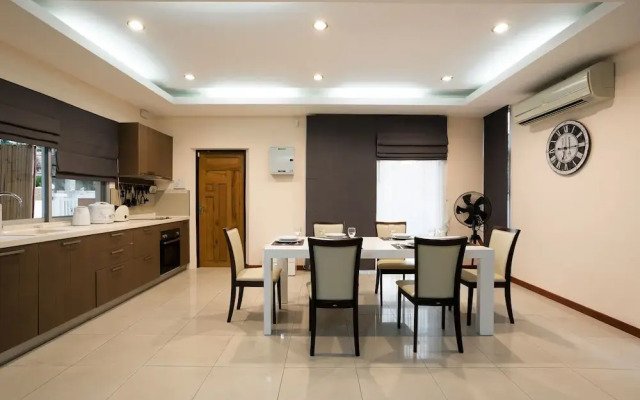 T.W. Marina Pool Villa Pattaya