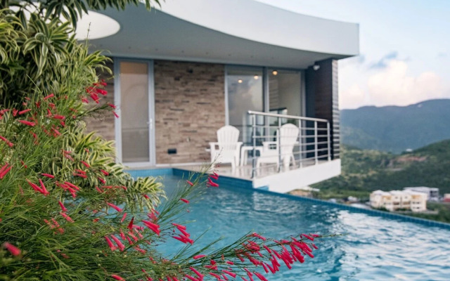 L'Agua by Island Properties Online