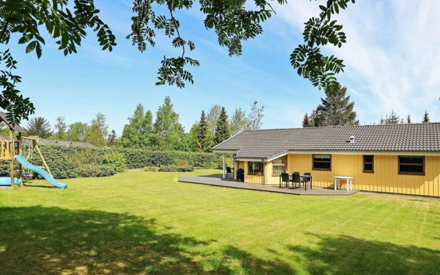 Luxurious Holiday Home Near Hals With Whirlpool