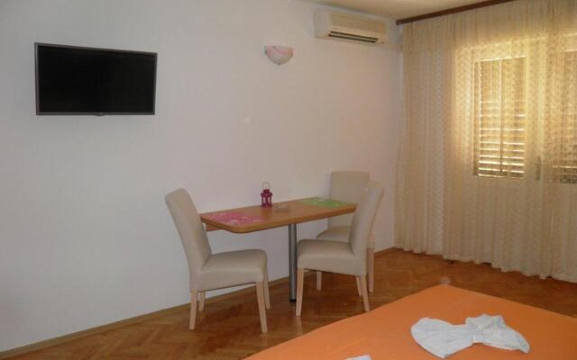 Vese - 200 m from beach - SA1(2+1)