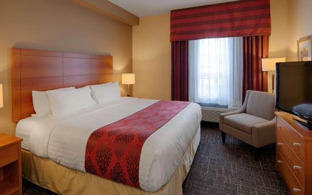 Best Western Thompson Hotel & Suites