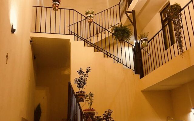 Las Calzadas Hotel & Suites