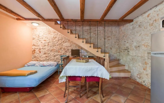 Country House Apartments