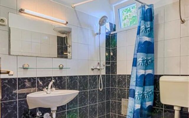 Comfort Pool Apartments