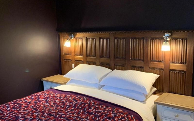 The Lodge at Hemingford Grey House