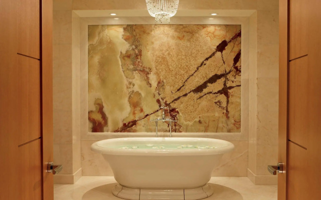 The Ritz-Carlton, Toronto