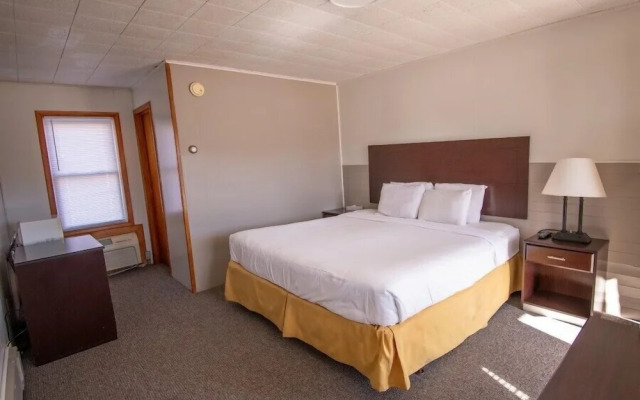 Superior Motel & Suites