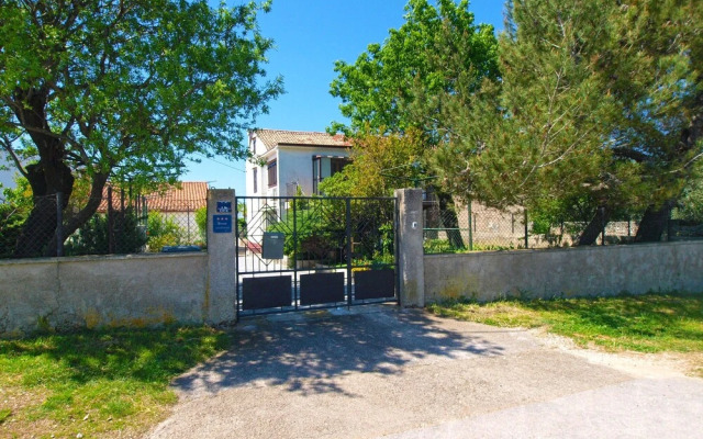 Apartment 1582