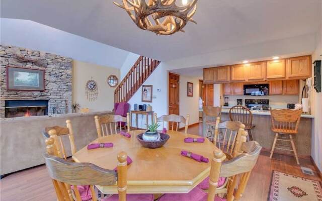 Bear Trails - Two Bedroom Cabin