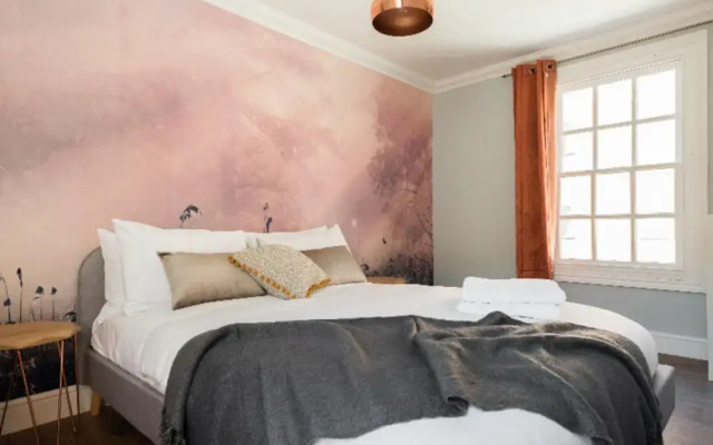 The Historic Gem - Sleek & Central 3bdr Maisonette