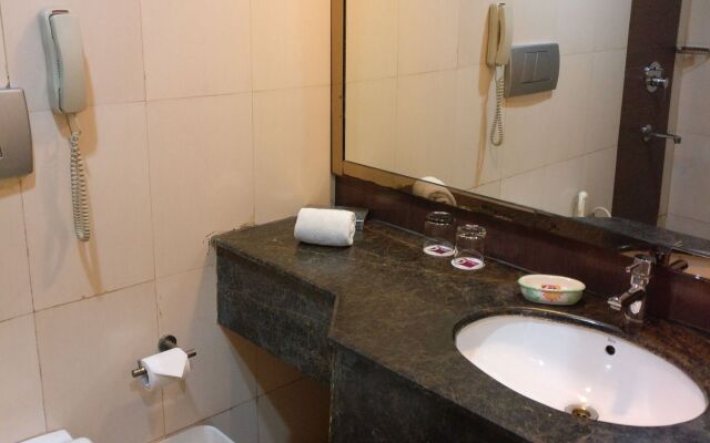 Clarks Inn Suites Delhi/NCR