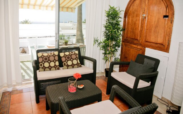 Sea-View Apartment in Lanzarote, Canary Islands, W/ Pool And Wifi 300m
