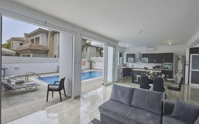 Protaras Pearl Villa Pe15