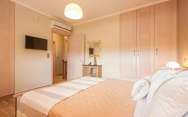 Evgatis Beach Luxury Apts