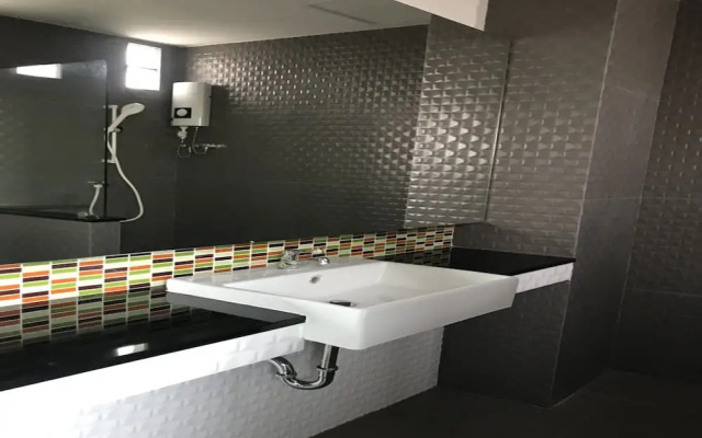 Lopburi Residence Hotel