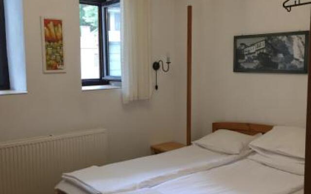 Toni's Guest House