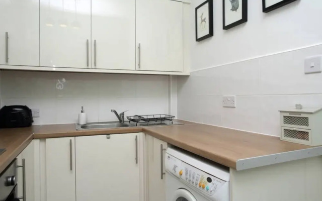 2 Bedroom Flat Near City Centre