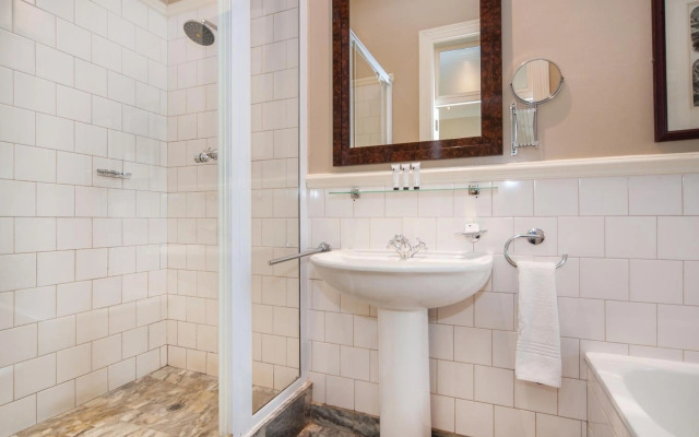 Quarters Hotel Florida Road