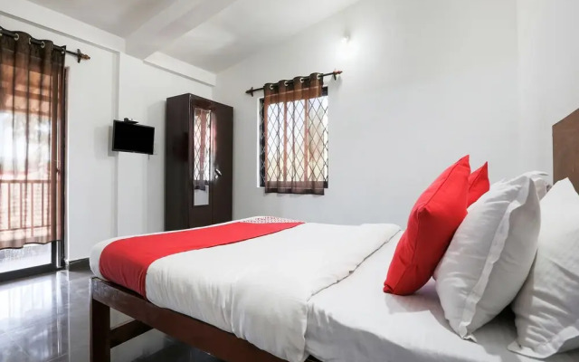 Oyo 39571 Baga Beach Comfort