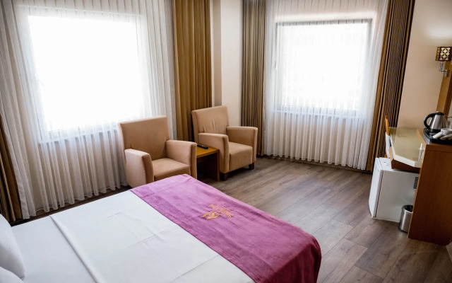 Selcuk Hotel Sems-i Tebrizi