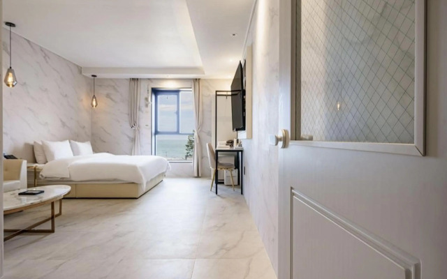 Ava Hotel Songjeong