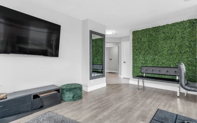 Toronto Waterfront Stay