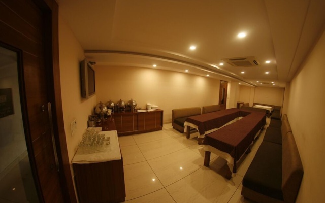 Hotel Dolphin – Lobby – Jalandhar