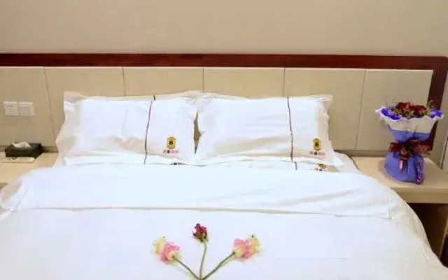 Super 8 Hotel (Korla Tianshan West Road)