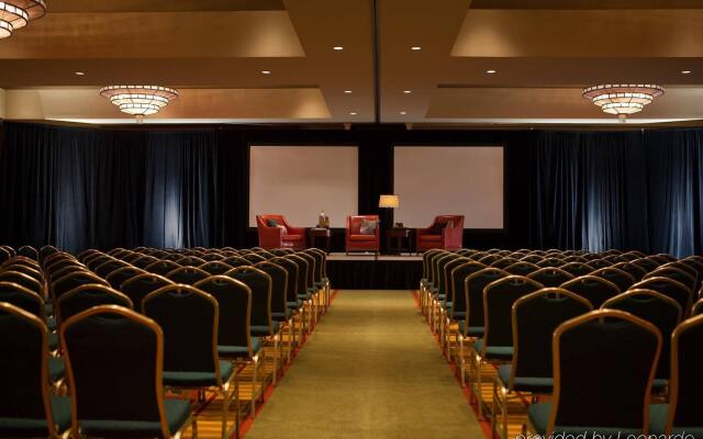 Renaissance Charlotte Suites