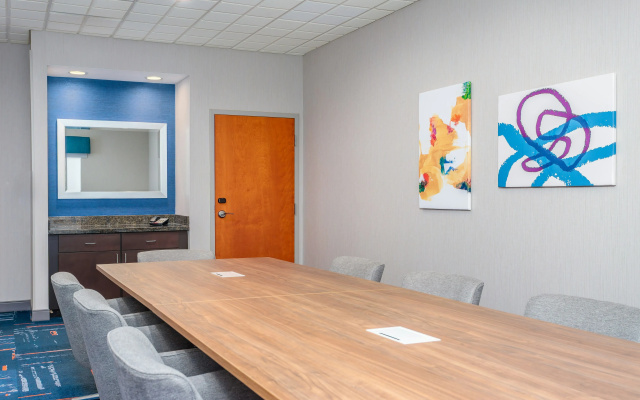 Hampton Inn & Suites Parkersburg Downtown
