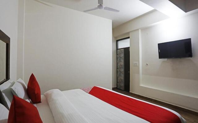 OYO 40002 Hotel The Rejoice