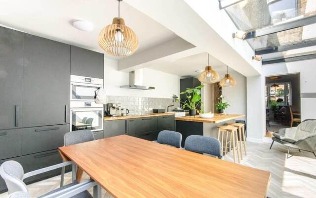 Beautiful, Modern 3 Bed With Garden In West Green