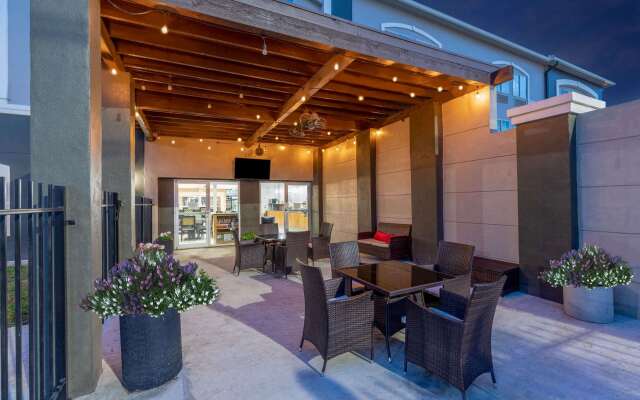 La Quinta Inn & Suites by Wyndham Laredo Airport