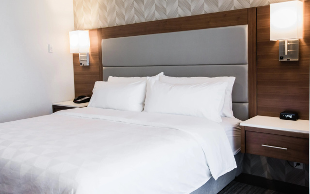 Holiday Inn Calgary South Conference Center by IHG