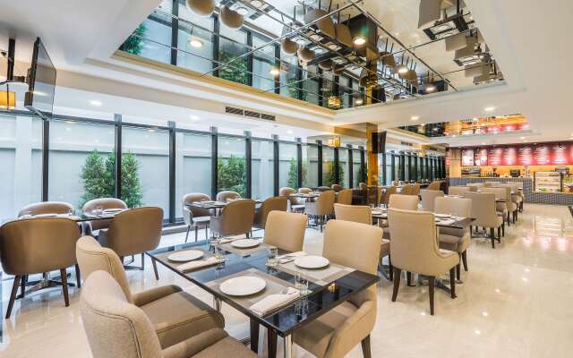 SureStay Plus Hotel by Best Western Sukhumvit 2