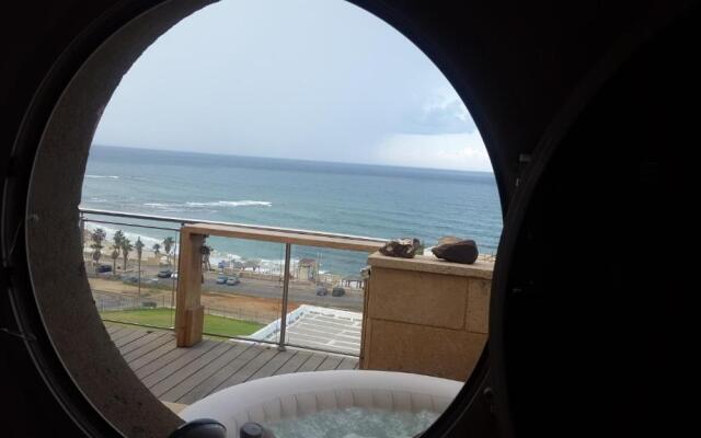 Jaffa Family Penthouse, sea front , 3BR, 2BA,