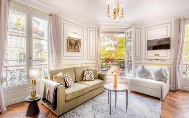 Luxury 2 Bedroom With Balcony - Louvre & Notre Dame