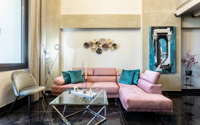 Ventiri Lofts - Luxury Penthouse w Home Cinema