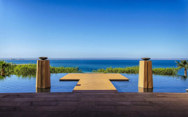Puerta Cortes Residences