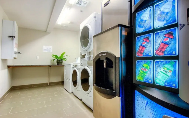 Quality Inn & Suites North- Legoland Area