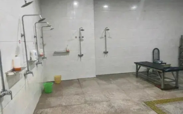 Changcheng Business Hostel