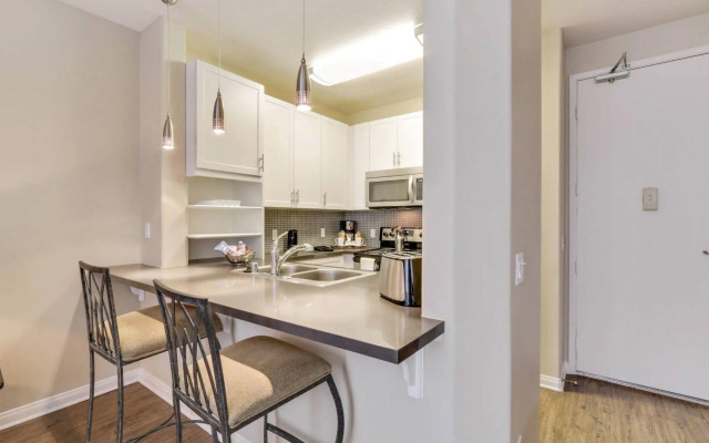 Global Luxury Suites at Lincoln Blvd