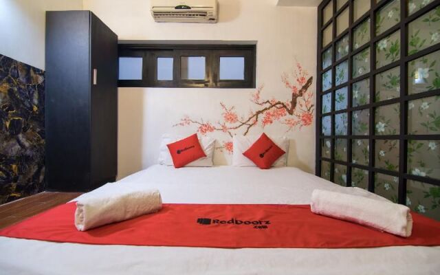 RedDoorz near Gia Dinh Church