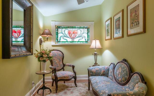 Cedar House Inn
